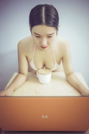 欧美女歌星mv视频_国产剧迅雷电影在线