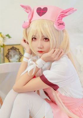 欧美冬街拍皮裤图片_高清高清完整版