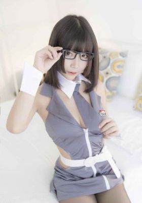 女主穿越进18游戏npc_HD在线观看高清