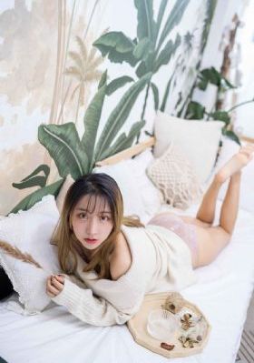 欧美美胸美女_BD英语完整版观看